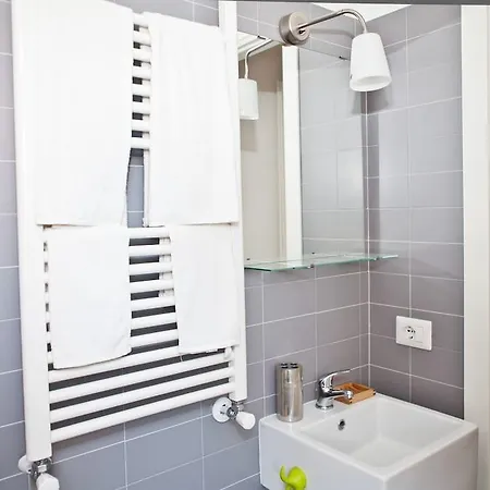 Viale Trastevere 108 *